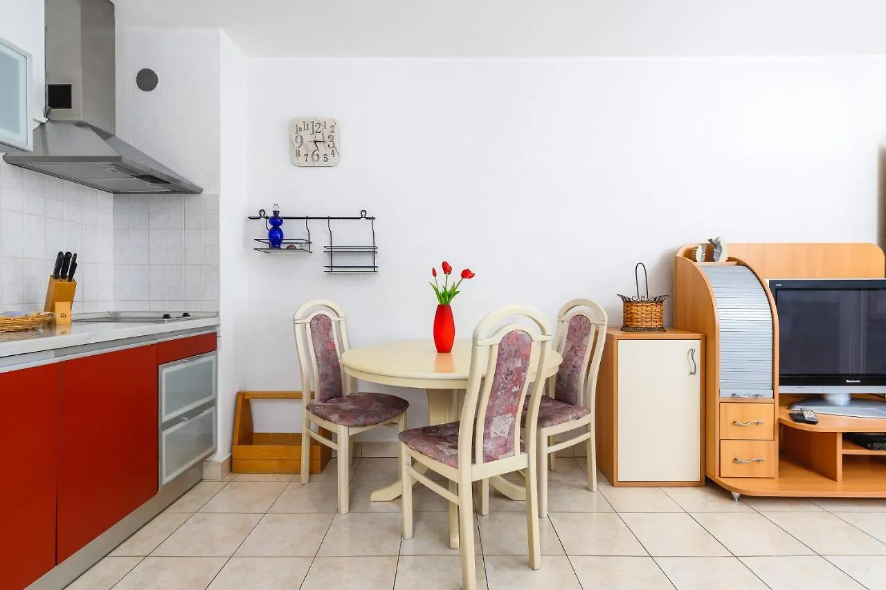 Apartment Lumi Near The Town Center Umag 0*,